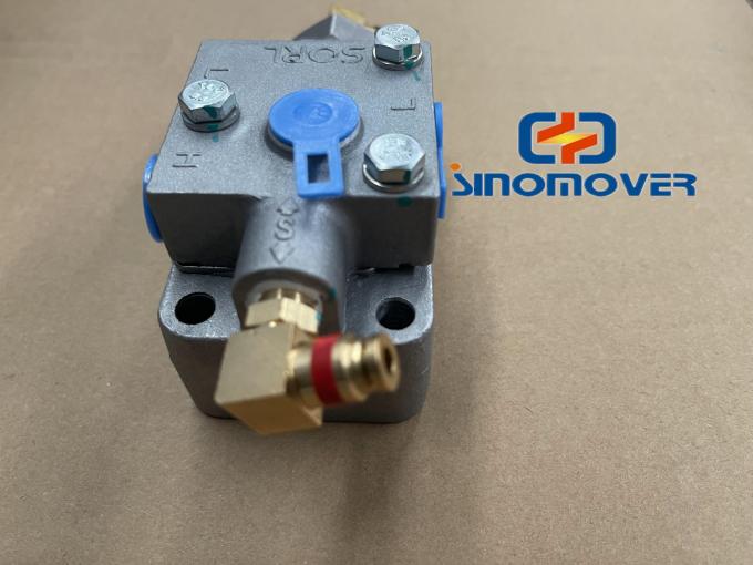 1702310A10S Faw Truck Spare Parts Transmission Valve Assembly
